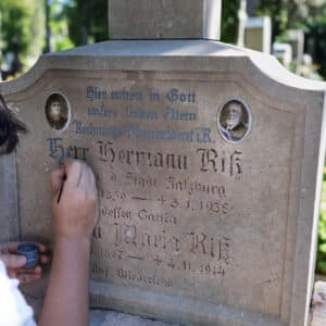 Restauration (Auffrischung) bestehender Schriften